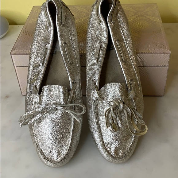 Dickson gold/silver driving moccasins flats shoes - Picture 2 of 9